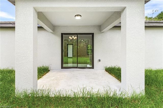 3402 25th ST SW, Lehigh Acres, FL 33976