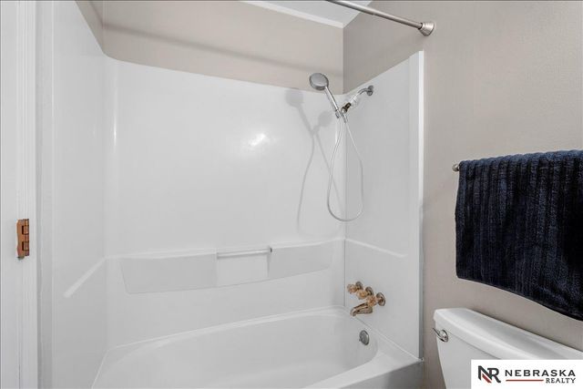 8310 Chestnut Lane, Lincoln, NE 68510