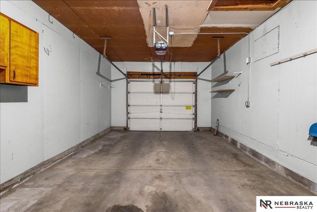 8310 Chestnut Lane, Lincoln, NE 68510