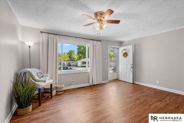 8310 Chestnut Lane, Lincoln, NE 68510