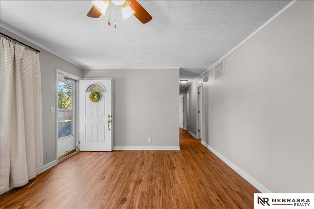 8310 Chestnut Lane, Lincoln, NE 68510