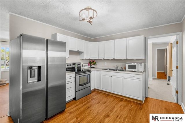 8310 Chestnut Lane, Lincoln, NE 68510