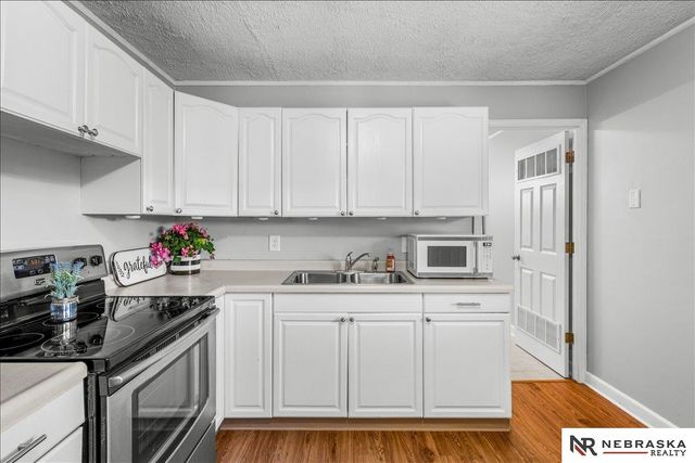 8310 Chestnut Lane, Lincoln, NE 68510