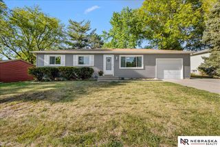 8310 Chestnut Lane, Lincoln, NE 68510
