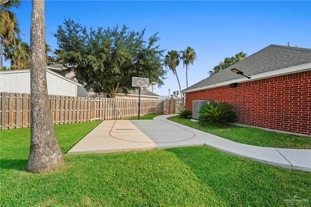 607 Fisherman's Wharf, La Joya, TX 78560