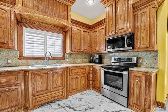 607 Fisherman's Wharf, La Joya, TX 78560