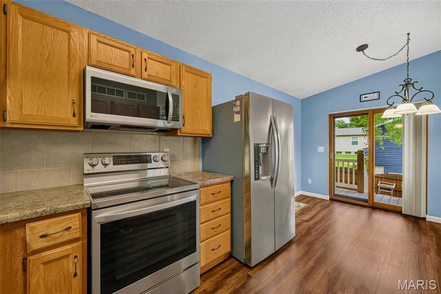 12115 Glenpark Drive, Maryland Heights, MO 63043