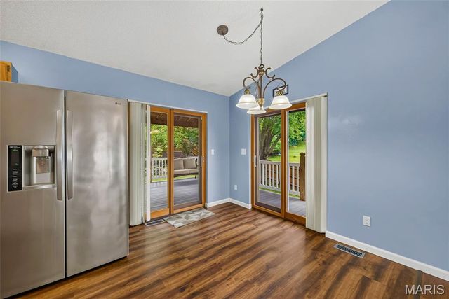 12115 Glenpark Drive, Maryland Heights, MO 63043