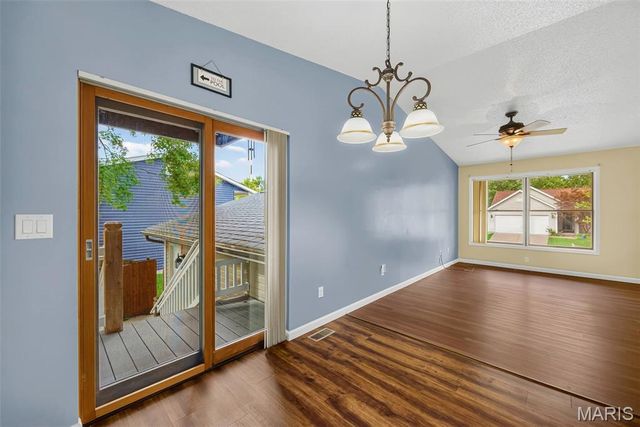 12115 Glenpark Drive, Maryland Heights, MO 63043
