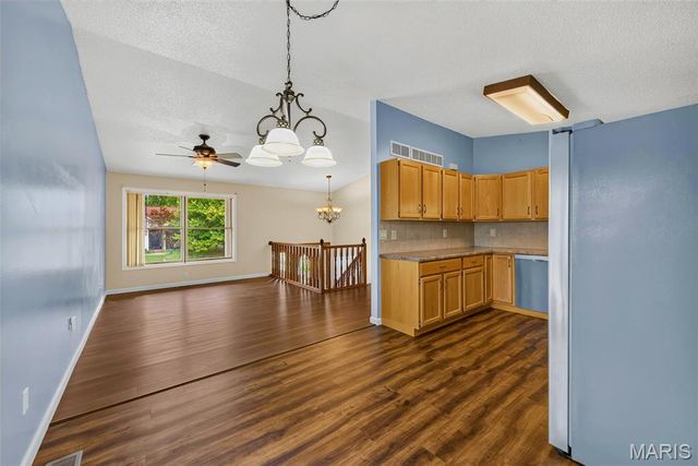12115 Glenpark Drive, Maryland Heights, MO 63043