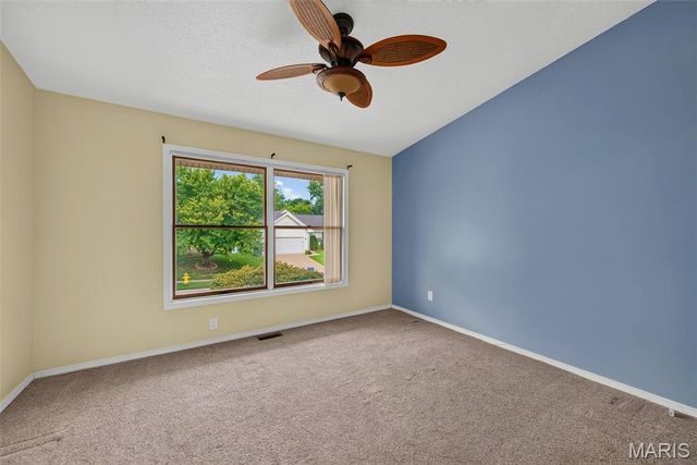 12115 Glenpark Drive, Maryland Heights, MO 63043
