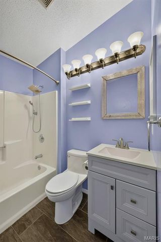 12115 Glenpark Drive, Maryland Heights, MO 63043