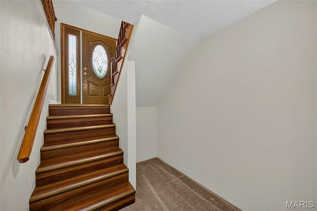 12115 Glenpark Drive, Maryland Heights, MO 63043