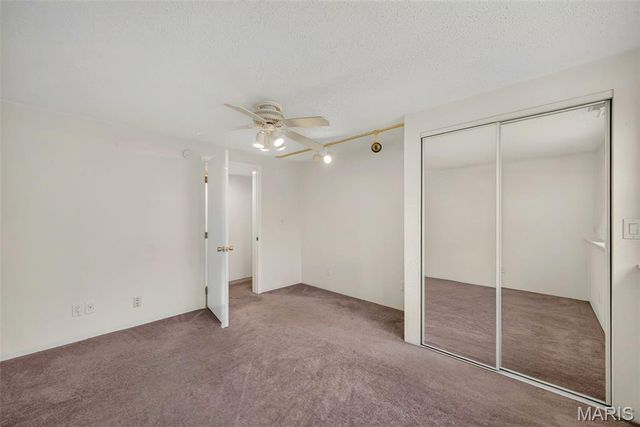 12115 Glenpark Drive, Maryland Heights, MO 63043