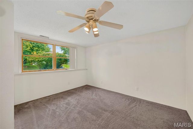 12115 Glenpark Drive, Maryland Heights, MO 63043