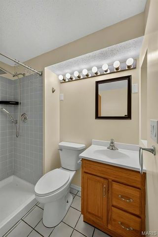 12115 Glenpark Drive, Maryland Heights, MO 63043