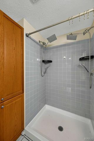12115 Glenpark Drive, Maryland Heights, MO 63043