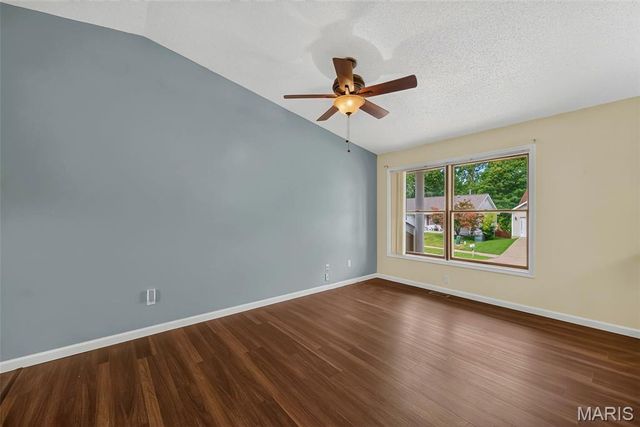 12115 Glenpark Drive, Maryland Heights, MO 63043