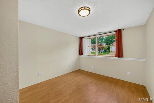 12115 Glenpark Drive, Maryland Heights, MO 63043