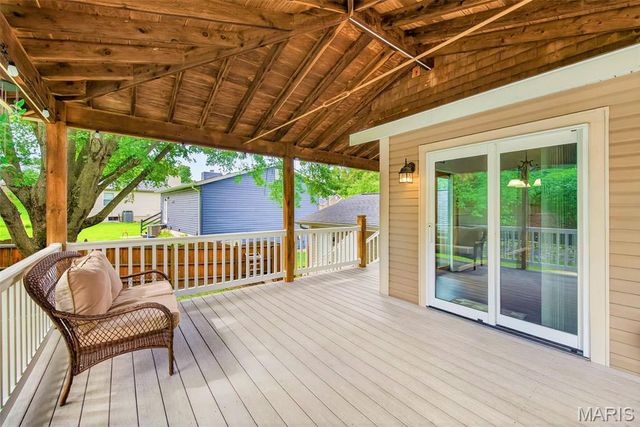 12115 Glenpark Drive, Maryland Heights, MO 63043