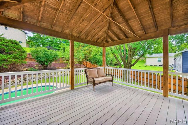 12115 Glenpark Drive, Maryland Heights, MO 63043
