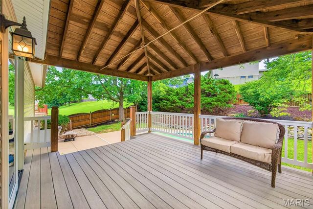 12115 Glenpark Drive, Maryland Heights, MO 63043