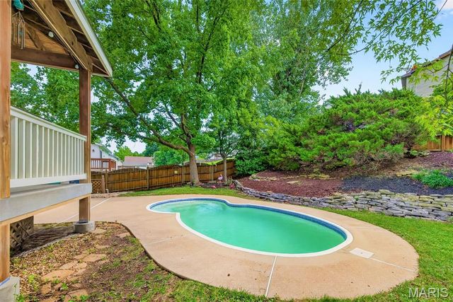 12115 Glenpark Drive, Maryland Heights, MO 63043