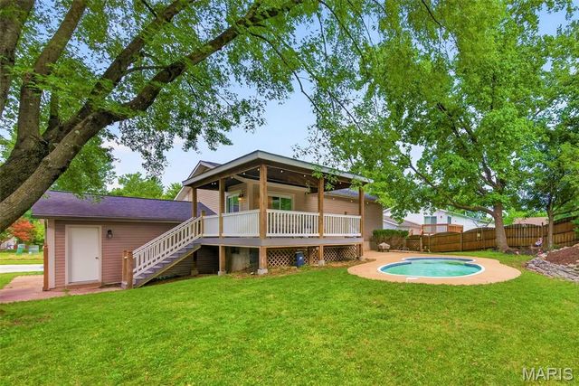 12115 Glenpark Drive, Maryland Heights, MO 63043