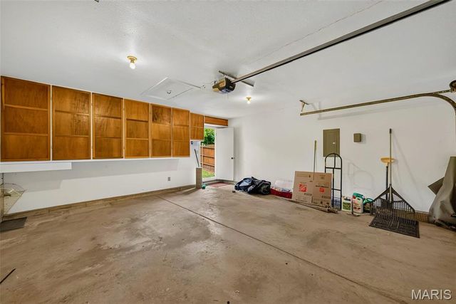 12115 Glenpark Drive, Maryland Heights, MO 63043