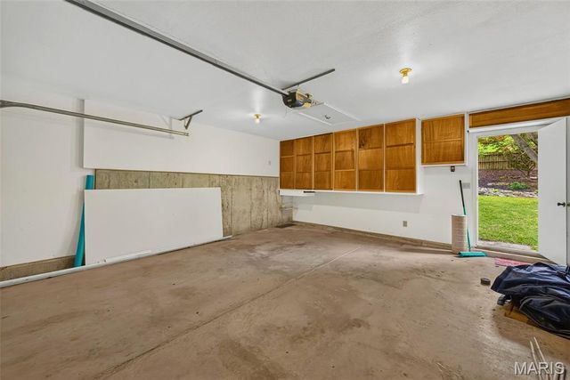 12115 Glenpark Drive, Maryland Heights, MO 63043