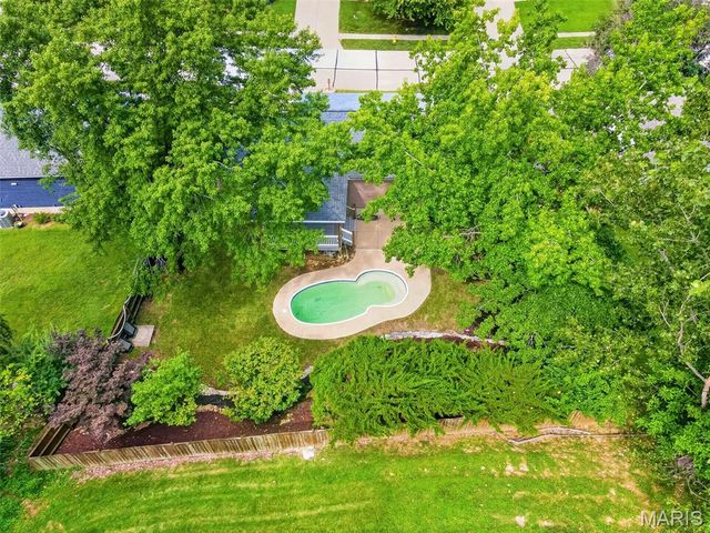 12115 Glenpark Drive, Maryland Heights, MO 63043