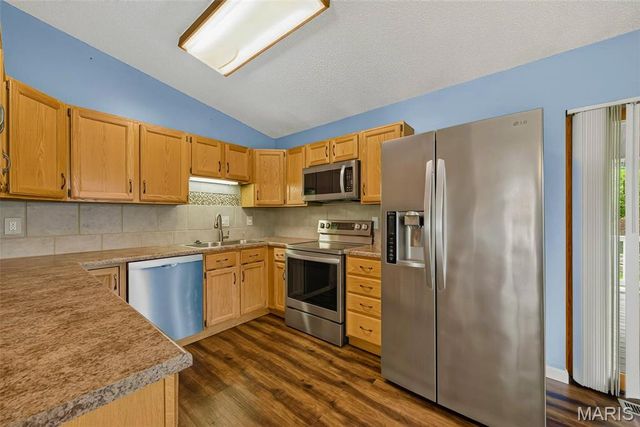 12115 Glenpark Drive, Maryland Heights, MO 63043