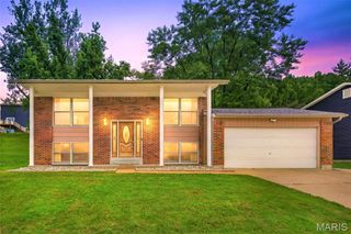 12115 Glenpark Drive, Maryland Heights, MO 63043