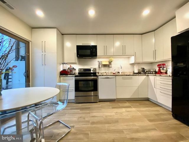 11621 NEWBRIDGE CT, Reston, VA 20191