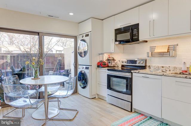 11621 NEWBRIDGE CT, Reston, VA 20191