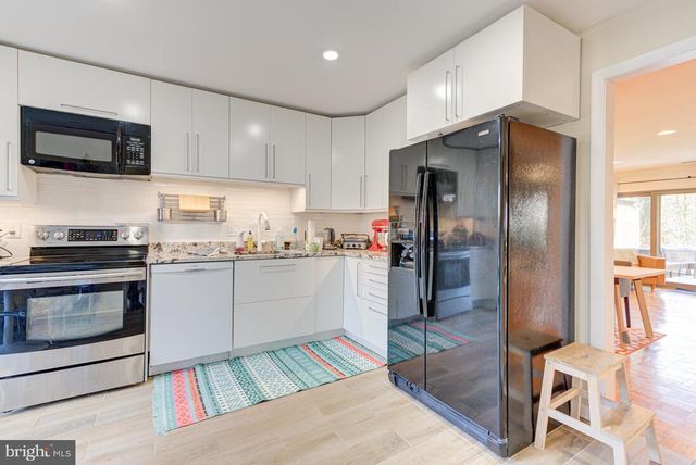 11621 NEWBRIDGE CT, Reston, VA 20191