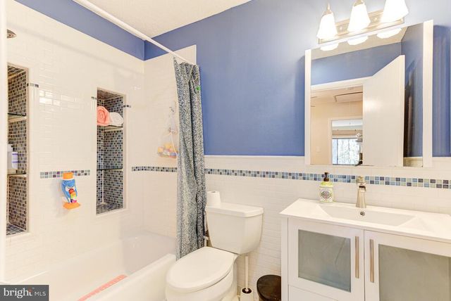 11621 NEWBRIDGE CT, Reston, VA 20191