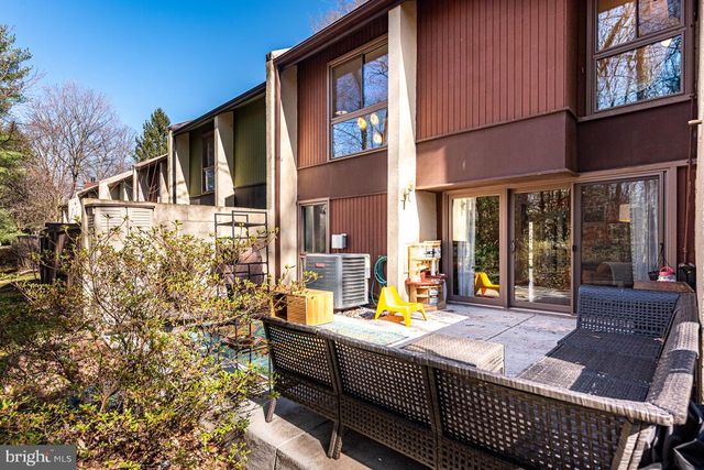 11621 NEWBRIDGE CT, Reston, VA 20191