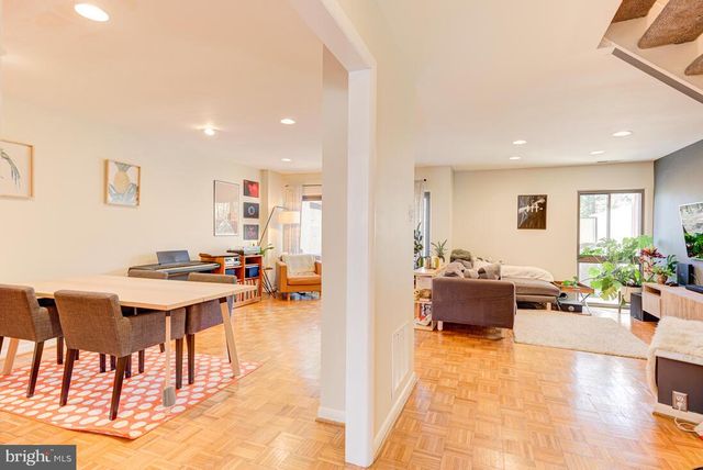 11621 NEWBRIDGE CT, Reston, VA 20191