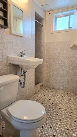 4352 S 125 W, Washington Terrace, UT 84405