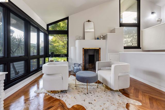 6048 Chelton Dr, Oakland, CA 94611