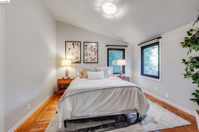 6048 Chelton Dr, Oakland, CA 94611