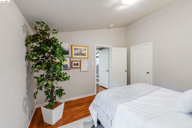 6048 Chelton Dr, Oakland, CA 94611