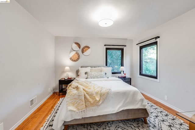 6048 Chelton Dr, Oakland, CA 94611