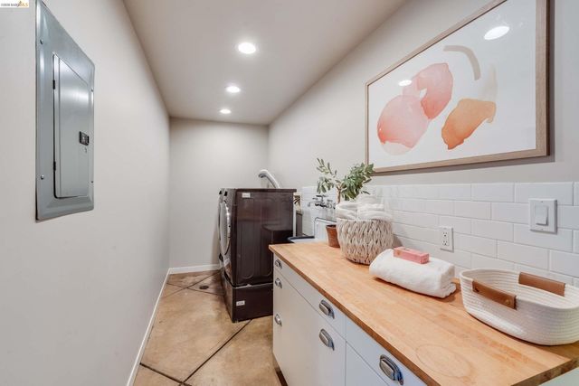 6048 Chelton Dr, Oakland, CA 94611