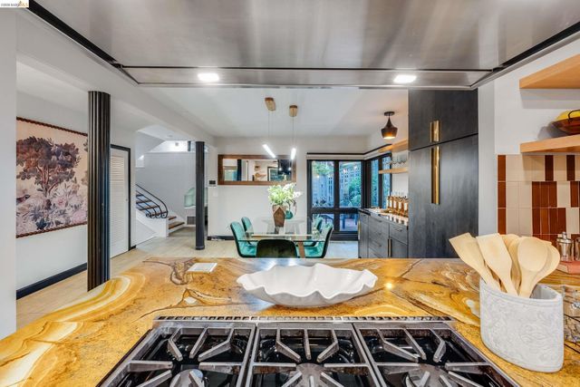 6048 Chelton Dr, Oakland, CA 94611