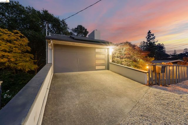 6048 Chelton Dr, Oakland, CA 94611