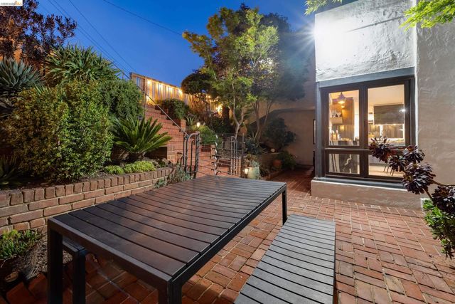 6048 Chelton Dr, Oakland, CA 94611