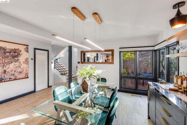 6048 Chelton Dr, Oakland, CA 94611