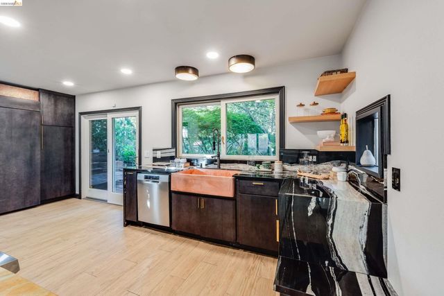 6048 Chelton Dr, Oakland, CA 94611
